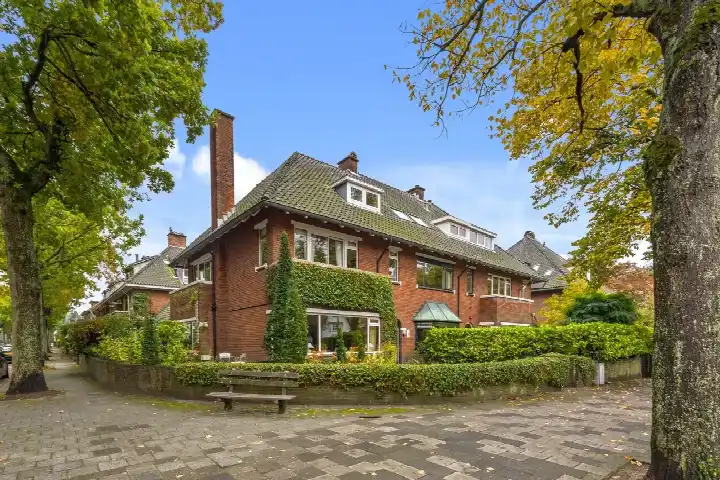Corner house for sale: Parkweg 178, Voorburg Oud noord Voorburg
