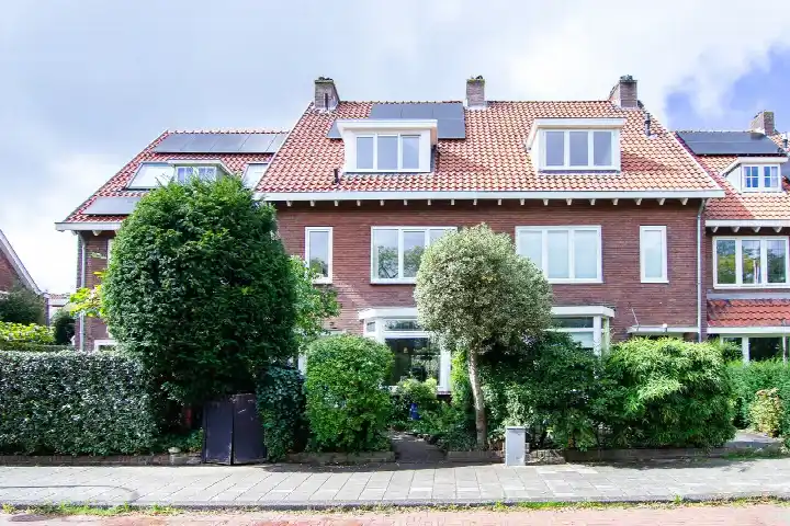 Tussenwoning te koop: Parnassiakade 16, Oosterduin Haarlem