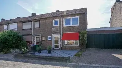 Tussenwoning te koop: Pasteurstraat 8, Grasbroek Heerlen