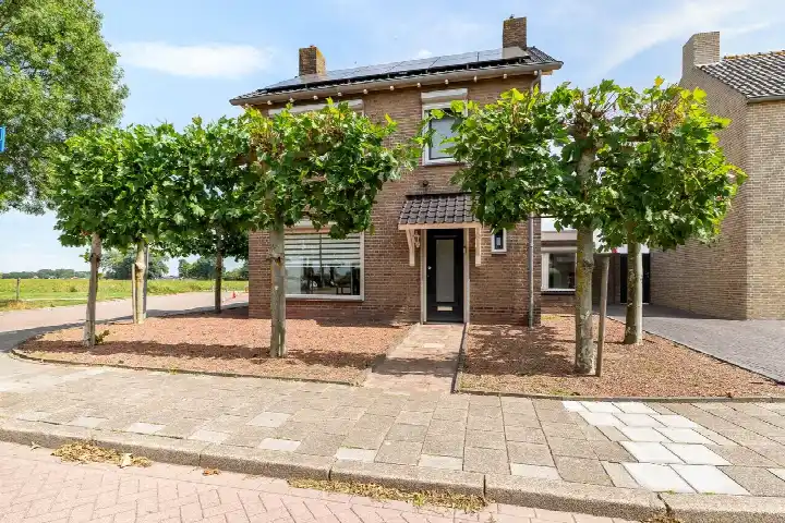 Vrijstaande woning te koop: Pastoor Antoniusstraat 1, Kruisland Kruisland