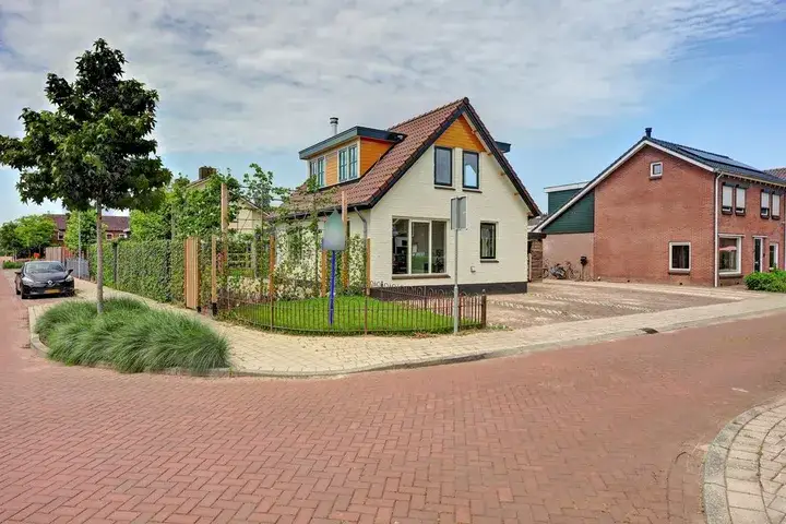 Detached house for sale: Pastoor Gribnaustraat 6, Giesbeek Giesbeek