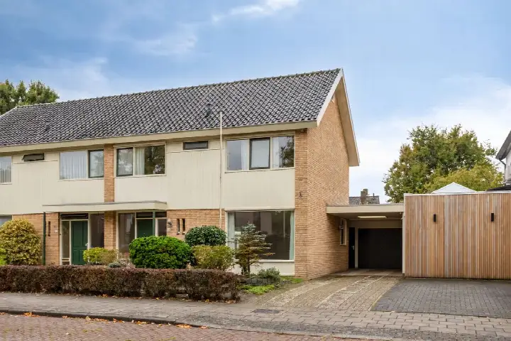 Twee-onder-één-kap te koop: pastoor plegtstraat 13, De Meijbree Oldenzaal