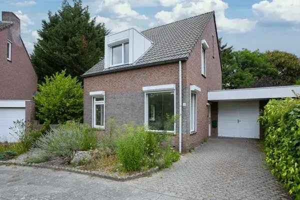 Twee-onder-één-kap te koop: Pastoor Prickaertsstraat 3, Vaals Vaals