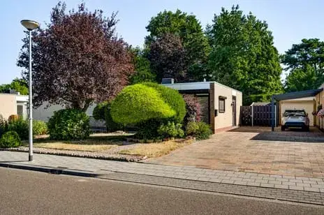 Twee-onder-één-kap te koop: Pastoor Schippersstraat 35, Kern Roggel Roggel