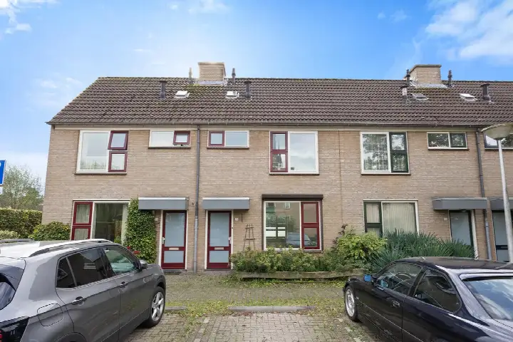 Terraced house for sale: Pastoor van der Zijlestraat 38, De Hoef Waalwijk