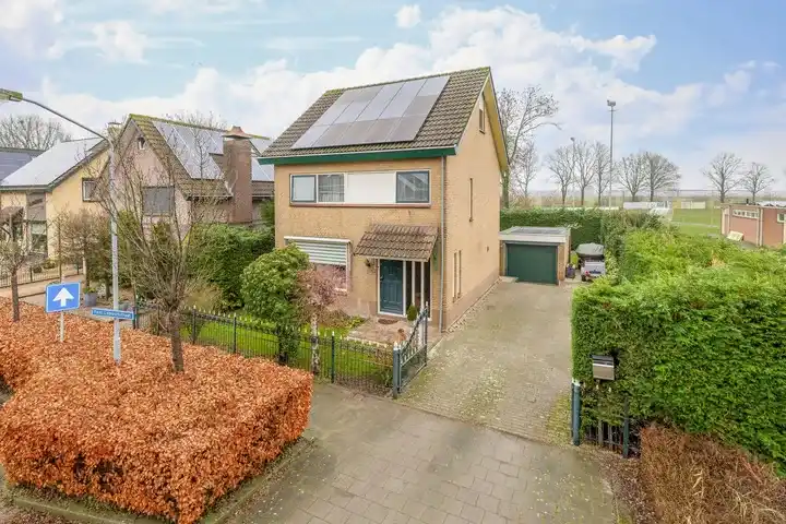 Vrijstaande woning te koop: Pastoor Lombartsstraat 24, Moerdijk Moerdijk