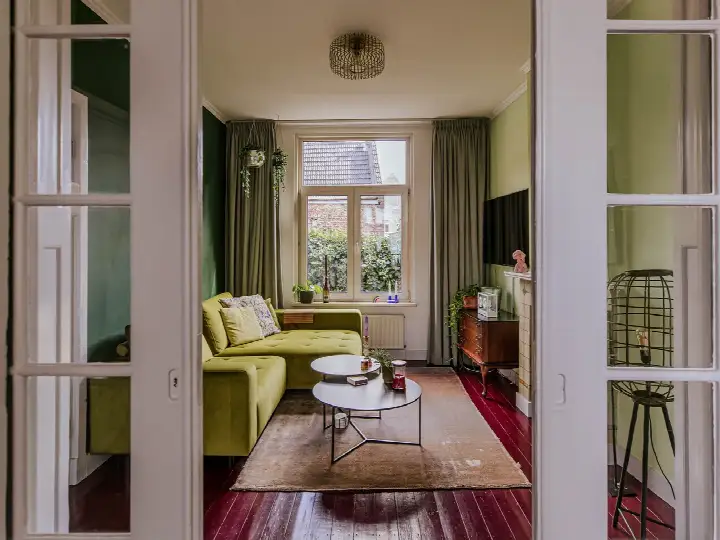 Tussenwoning te koop: Pastoorswal 11, Binnenstad Roermond