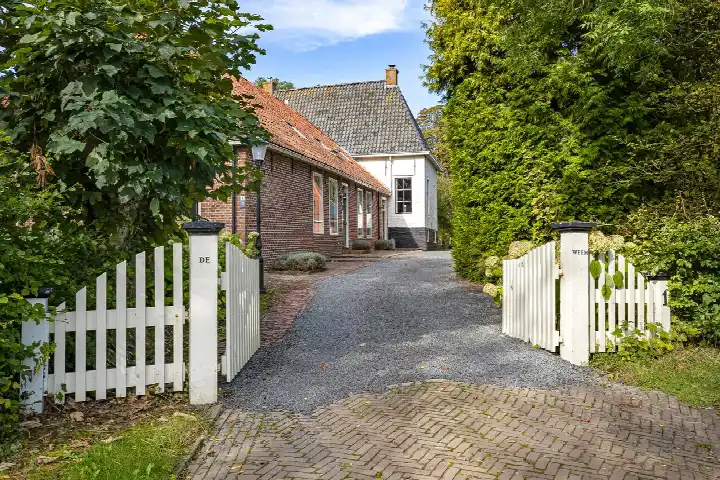 Detached house for sale: Pastorielaan 1, Solwerd Appingedam