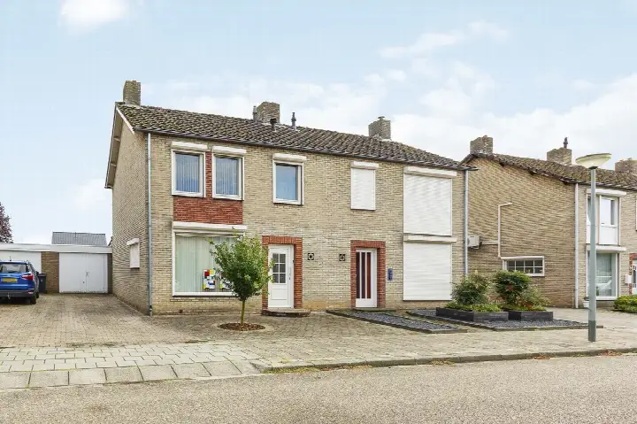 Semi-detached for sale: Pater Geraedtsstraat 24, Martin Giessen-Bosstraat Swalmen