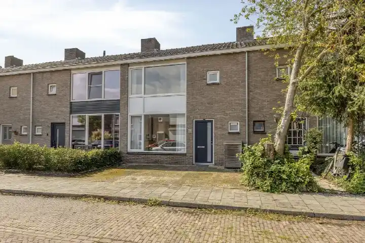 Tussenwoning te koop: Pater van den Elsenstr 23, Kerkakkers Valkenswaard