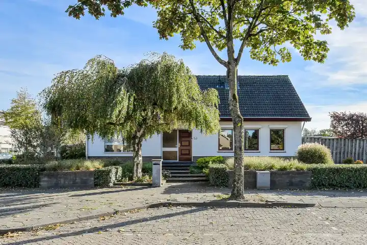 Vrijstaande woning te koop: Patrijslaan 16, Vogelbuurt Oosterhout