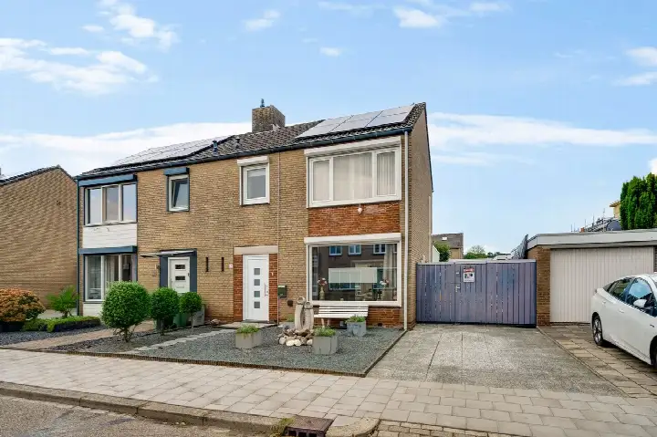 Twee-onder-één-kap te koop: Patrijsstraat 2, Herkenbosch Herkenbosch