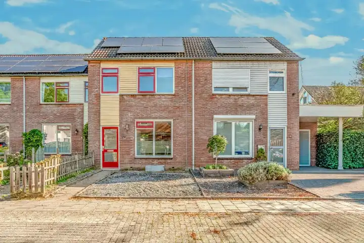 Tussenwoning te koop: Patrijsstraat 35, Kern Beneden-Leeuwen Beneden-Leeuwen