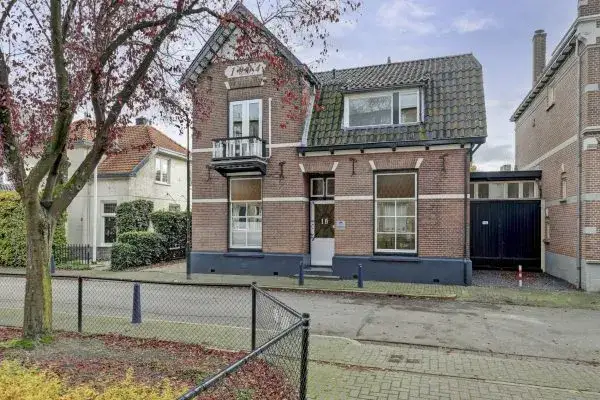 Semi-detached for sale: Paul Krugerstraat 16, Binnenstad Apeldoorn