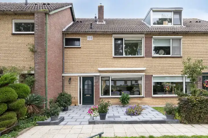Tussenwoning te koop: Paulus Potterhof 45, Lienden Lienden