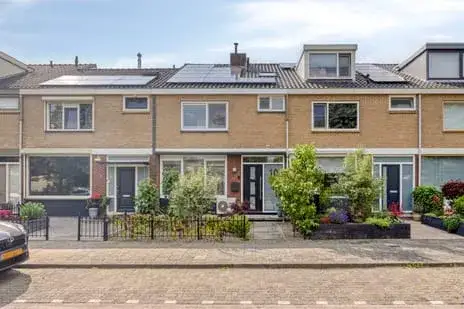 Terraced house for sale: Paulus Potterstraat 10, Schildersbuurt Papendrecht