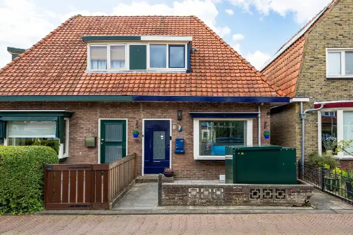 Hoekwoning te koop: Paulus Potterstraat 36, Julianapark Leeuwarden
