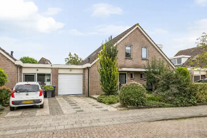 Tussenwoning te koop: Paulus Potterstraat 46, Rauwenhof Tiel