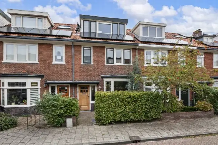 Tussenwoning te koop: Pegasusstraat 34, Planetenbuurt Haarlem