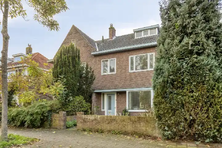 Terraced house for sale: Pelgrimsweg 22, Armhoef Noord-Oost Tilburg