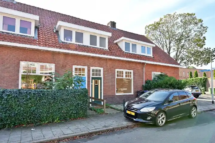 Terraced house for sale: Pelikaanstraat 4, Kleine Driftbuurt Hilversum