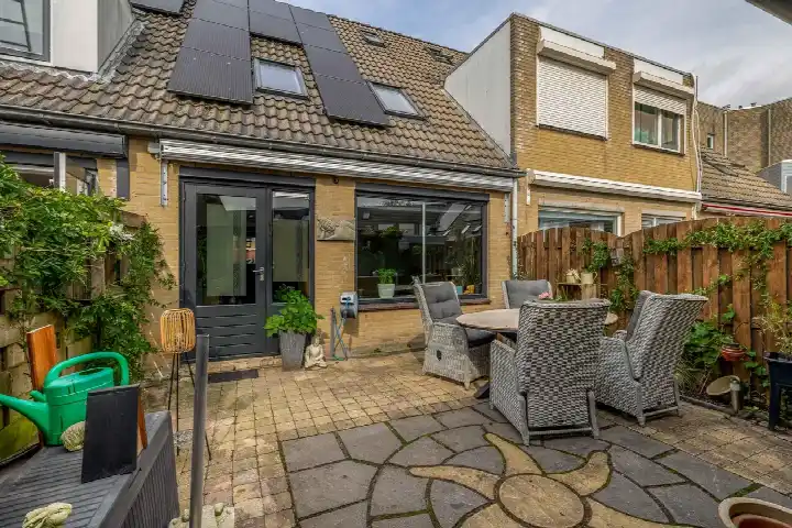 Terraced house for sale: Pelmolenerf 16, Molenbuurt Gouda