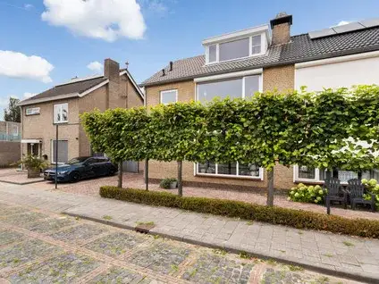 Tussenwoning te koop: Pelsplein 5, Torenveld Zevenbergen