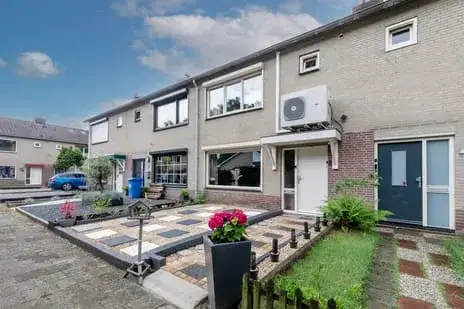 Tussenwoning te koop: Pensionarispad 8, Raamsdonk Raamsdonk