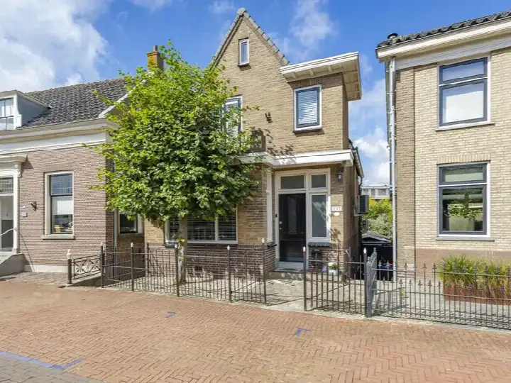 Vrijstaande woning te koop: Peulenstraat 147, Centrum Hardinxveld-Giessendam