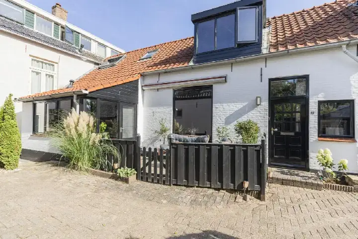 Terraced house for sale: Peulenstraat-zuid 63, De Peulen-Oost Hardinxveld-Giessendam