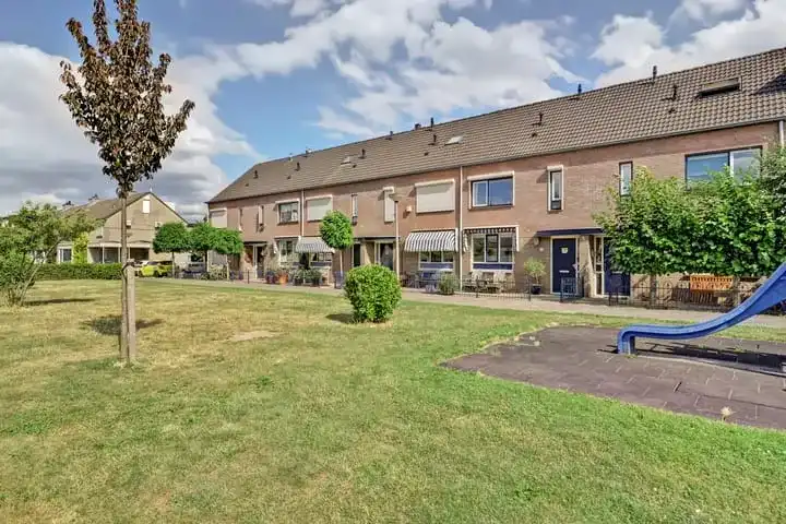 Tussenwoning te koop: Philippote van der Marckstraat 35, Amaliastein Vianen (Ut)