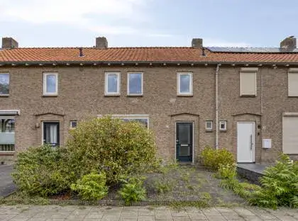 Terraced house for sale: Philips de Goedestraat 49, Hertogenbuurt Oss