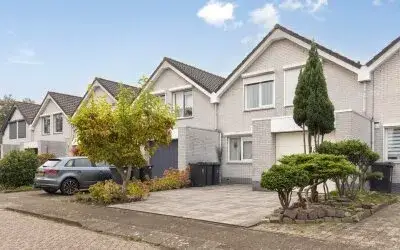 Tussenwoning te koop: Philips van Almondestraat 9, Kruis Hoeffe Hellevoetsluis