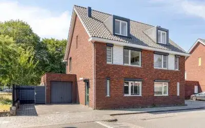 Twee-onder-één-kap te koop: Pianostraat 8, Tongelresche Akkers Eindhoven