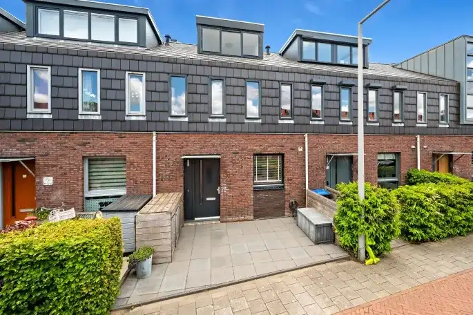 Terraced house for sale: Piet Baarslaan 23, De Lanen 'S-Gravenhage