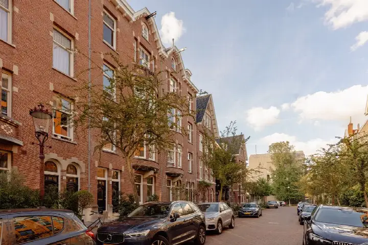 Apartment for rent: Pieter de Hoochstraat 12H, Johannes Vermeerbuurt Amsterdam