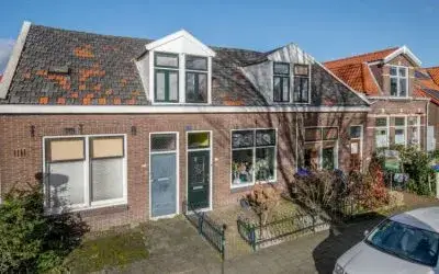 Terraced house for sale: Pieter Jelles Troelstralaan 27, Bomenbuurt Zaandam