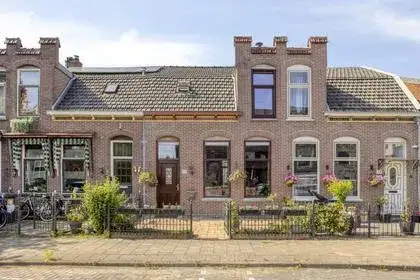 Terraced house for sale: Pieter Jelles Troelstralaan 71, Bomenbuurt Zaandam