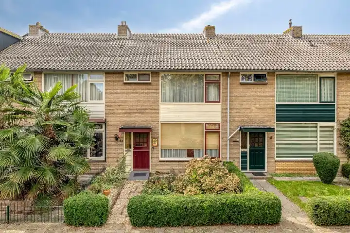 Tussenwoning te koop: Pieter Mondriaanlaan 32, Schilderskwartier Woerden