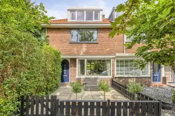 Home for sale: Pieter Pauwstraat 61, Burgemeestersbuurt Zaandam