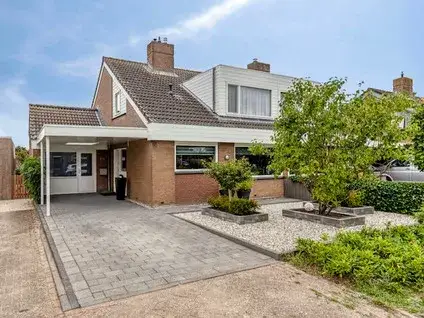 Hoekwoning te koop: Pieter van Oldenborghlaan 17, Noordlangeweg Willemstad