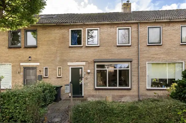 Tussenwoning te koop: Pieter Wariuslaan 28, Midwoud Centrum Midwoud
