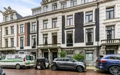 Apartment for rent: Pieter Cornelisz. Hooftstraat 153-3, Concertgebouwbuurt Amsterdam