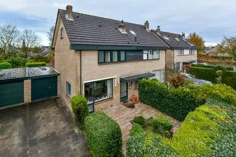 Terraced house for sale: Pieter de Hooghlaan 32, Horn- en Kuijerpolder Nederhorst Den Berg