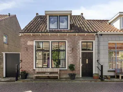 Hoekwoning te koop: Pieterseliestraat 25, Zierikzee binnen de vesten Zierikzee