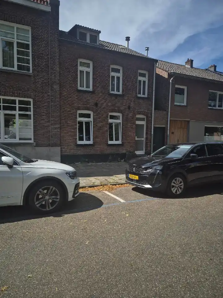 Corner house for sale: Pijnsweg 90, Welten-Dorp Heerlen