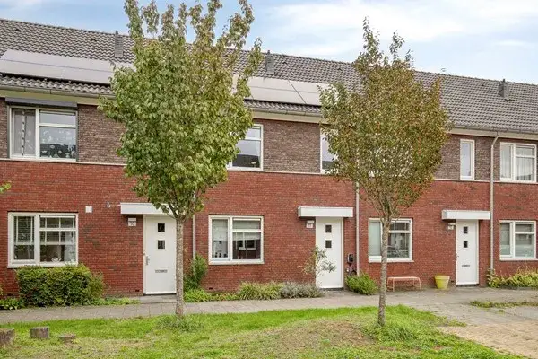Terraced house for sale: Piketberg 11, Afrikaanderbuurt West Tilburg