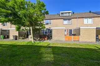 Terraced house for sale: Pinasstraat 16, Peldersveld West Zaandam