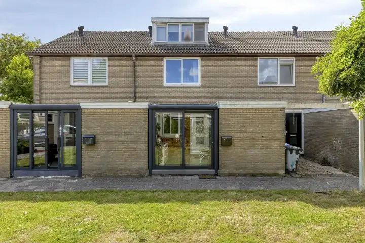 Terraced house for sale: Pinasstraat 8, Peldersveld West Zaandam