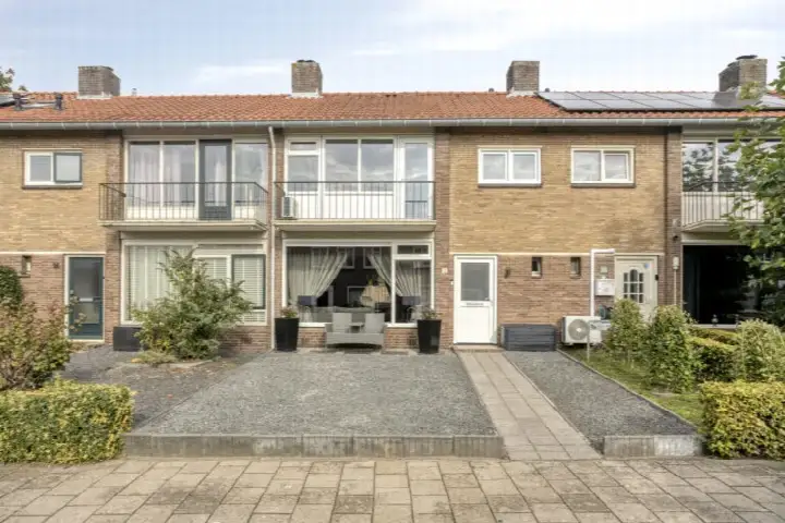 Tussenwoning te koop: Pinksterbloemstraat 12, Rheden Rheden